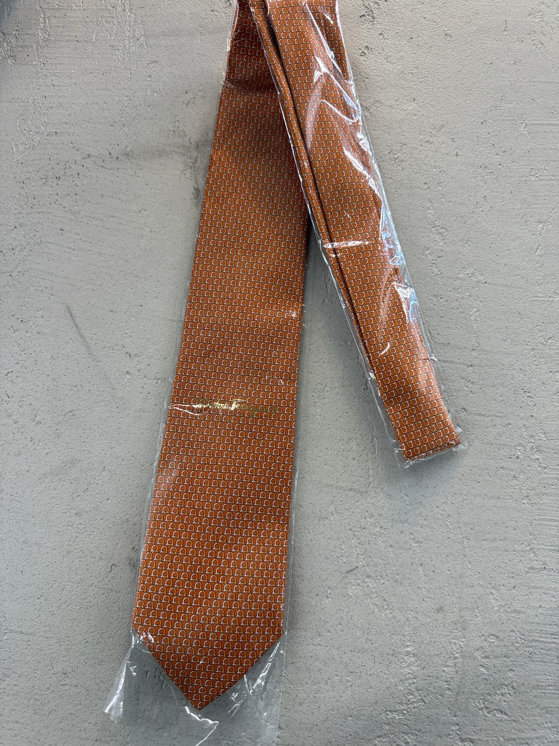 살바토레페라가모 오렌지색 넥타이 (새상품) 상품이미지2