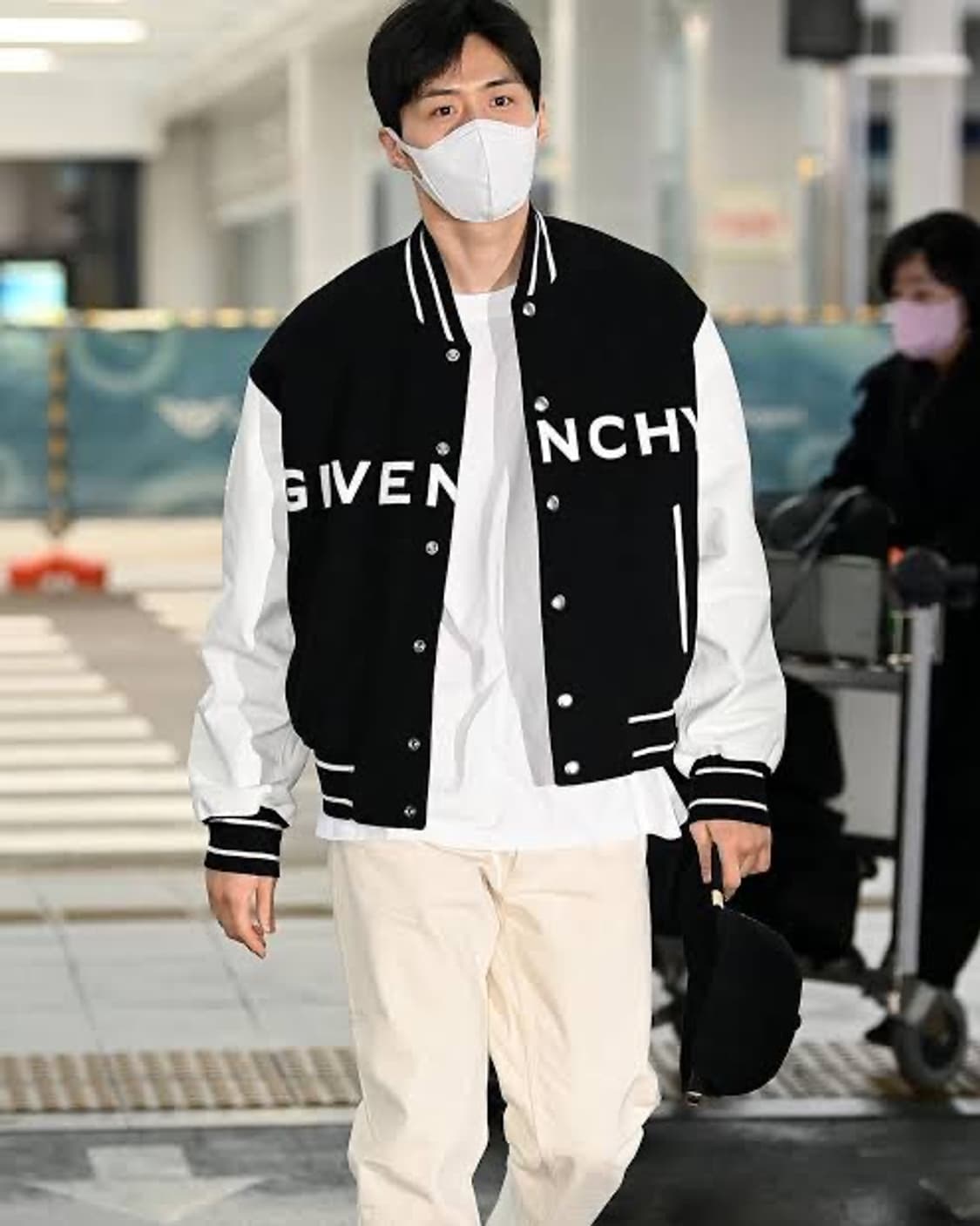 지방시 바시티 자켓 판매 상품이미지1