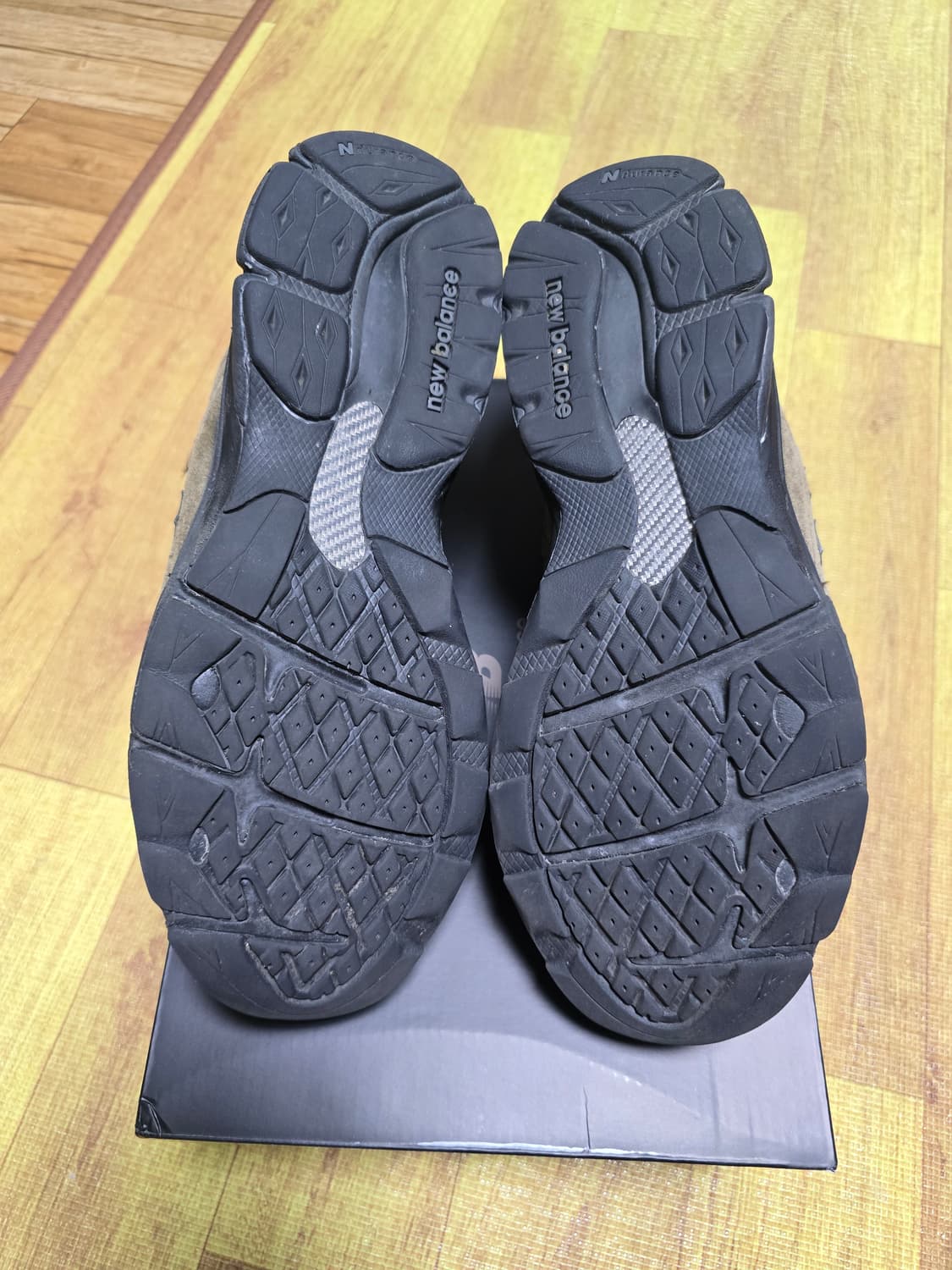 뉴발란스 x JJJ자운드 990v3 브라운 블랙 상품이미지4