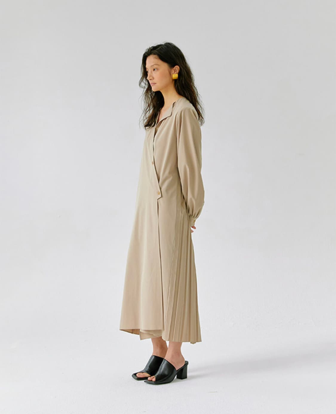 메종마레 플리츠 트렌치 코트 상품이미지4