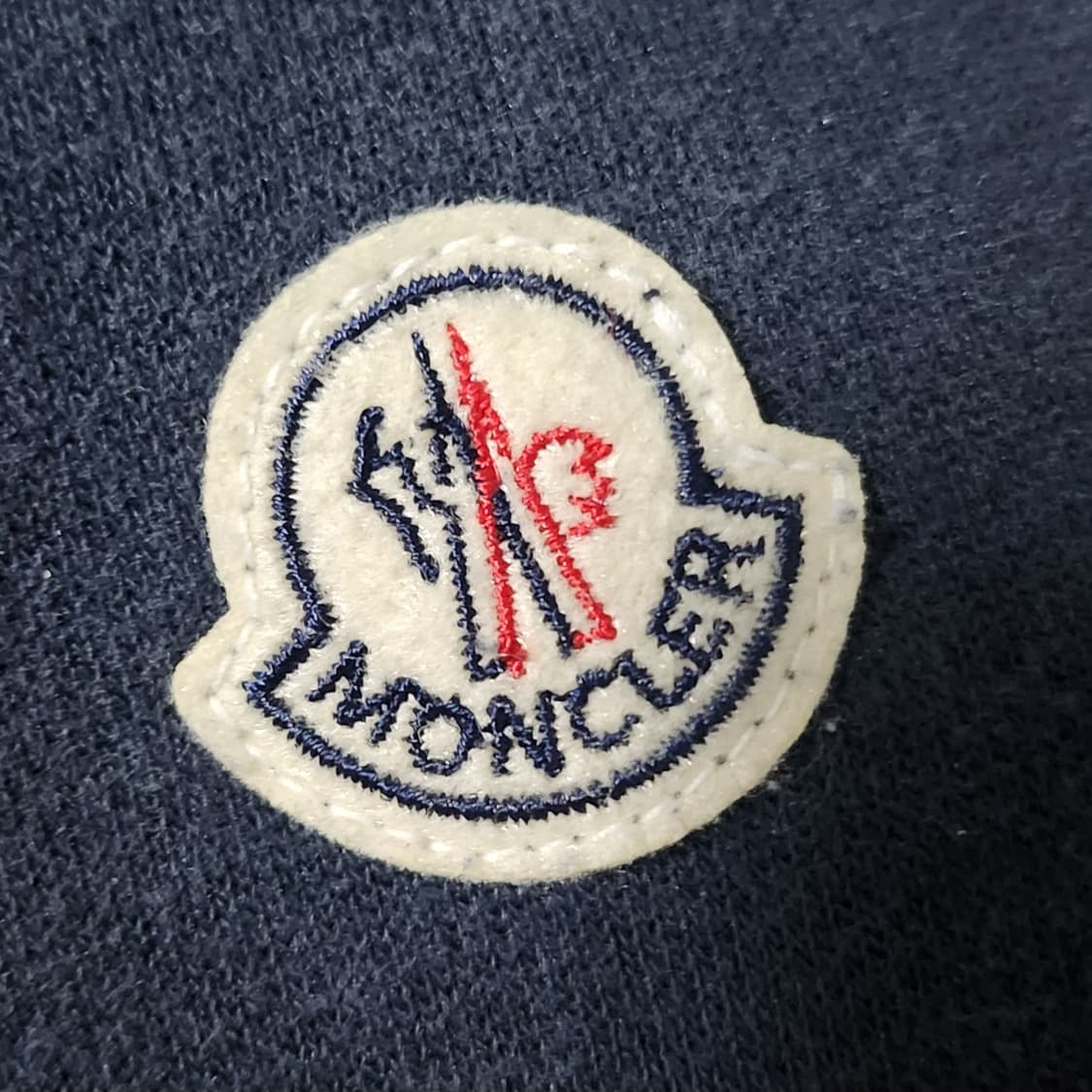 몽클레어 카라비너 자수 로고 맨투맨 XL 상품이미지3