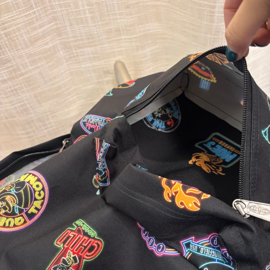 정품 잔스포츠 심슨 데이팩 백팩     상품이미지9