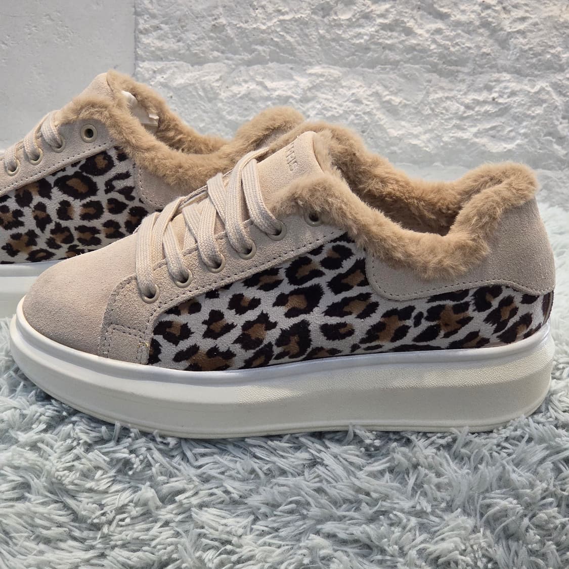 7q-13:스프리스 레오파드 퍼 스니커즈 베이지 (225cm)-거의새거 상품이미지2