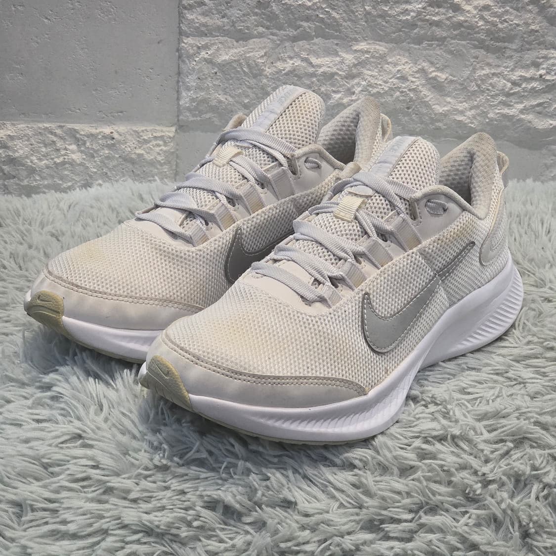 3a-7:나이키 런 스위프트 화이트(23.5cm) 상품이미지1