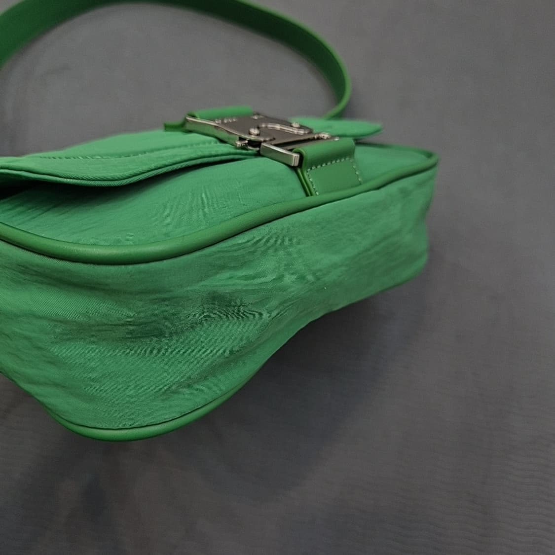 마뗑킴 크리스프 미니 버클백 상품이미지5