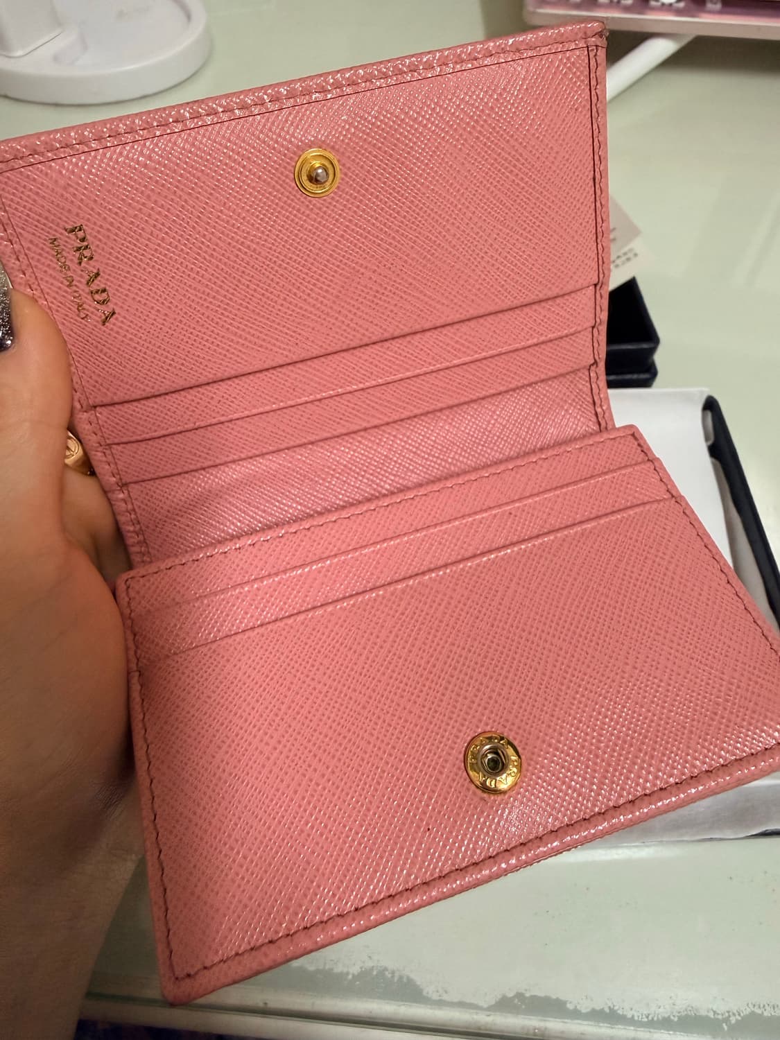 프라다 사피아노 트라이앵글 반지갑 핑크 상품이미지6