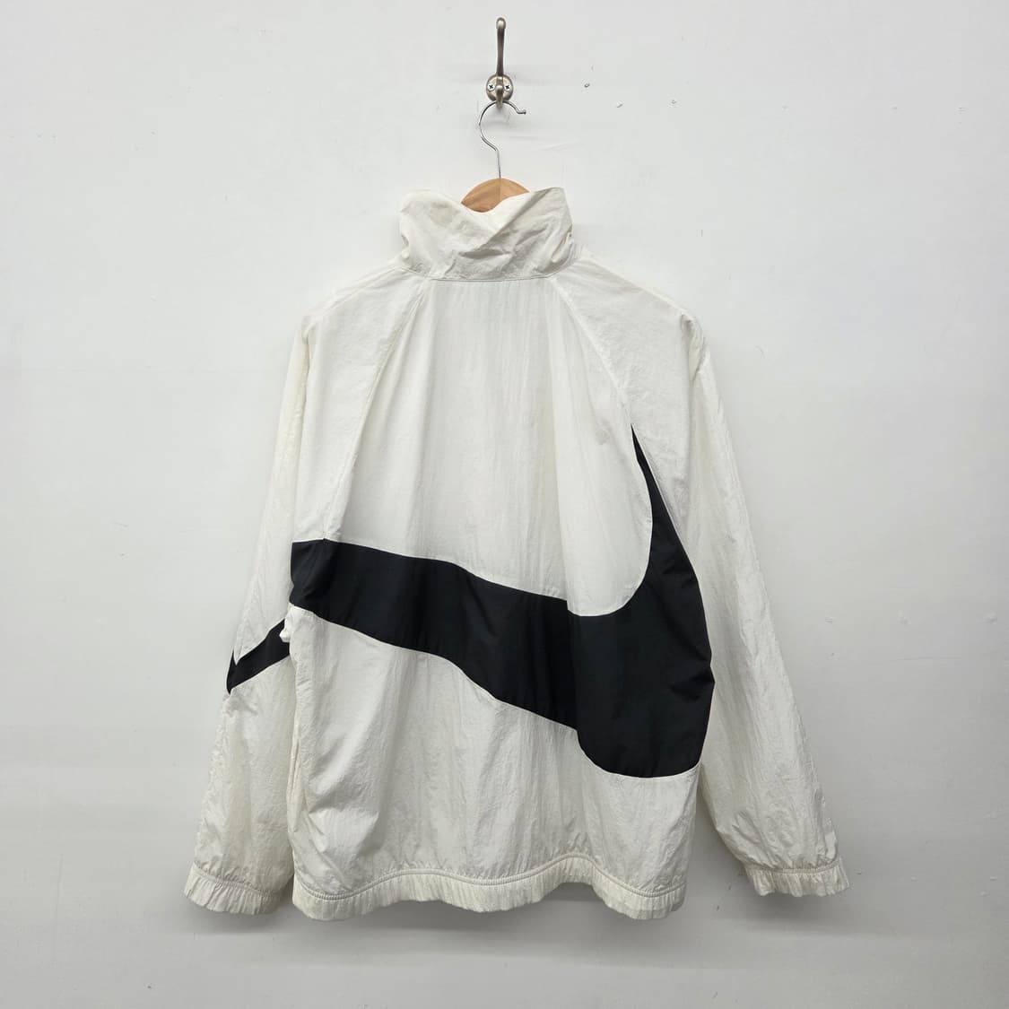 나이키 빅스우시 바람막이 화이트 블랙 여L 상품이미지6