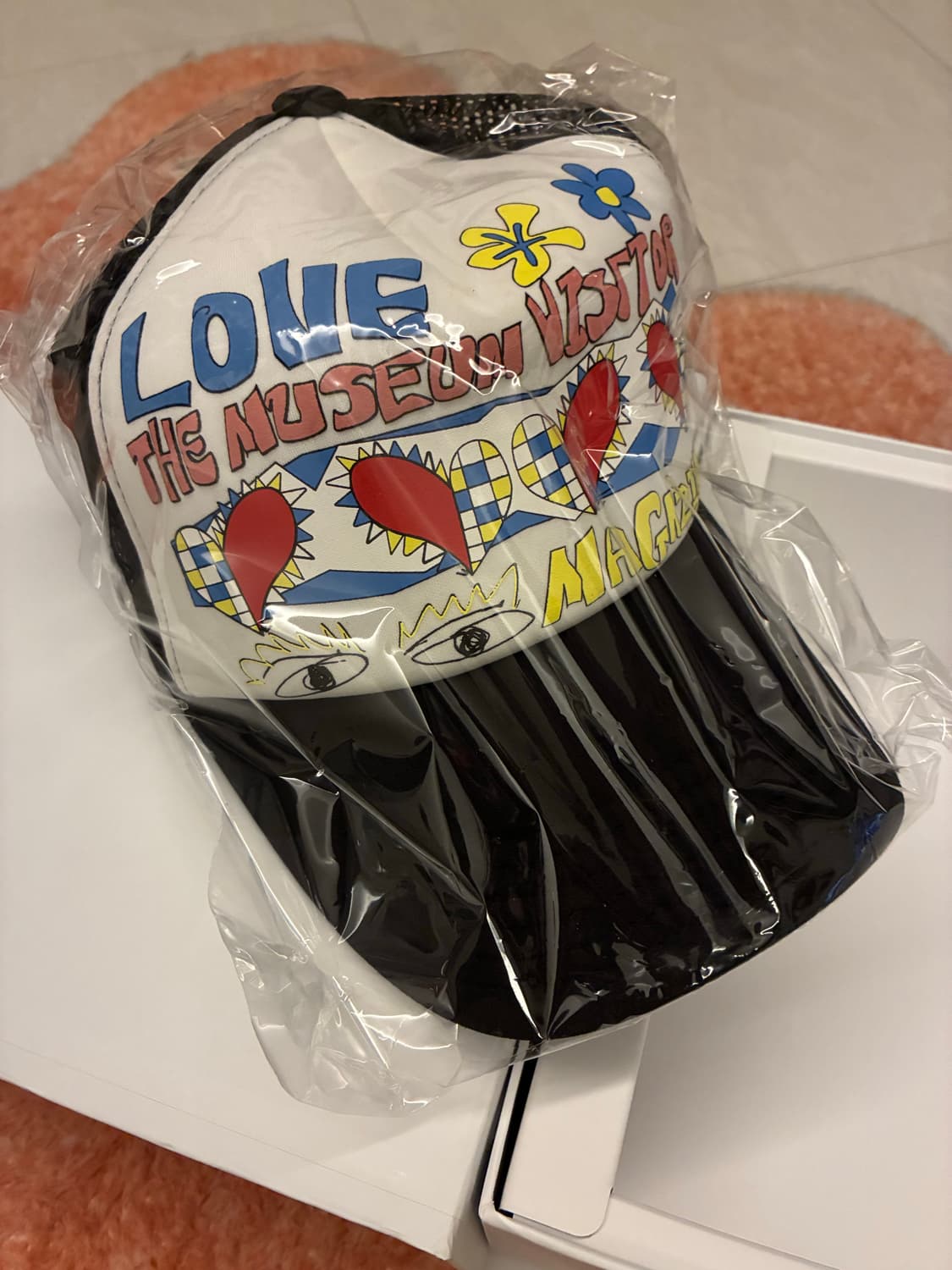 더뮤지엄비지터x아이즈매거진모자 상품이미지1