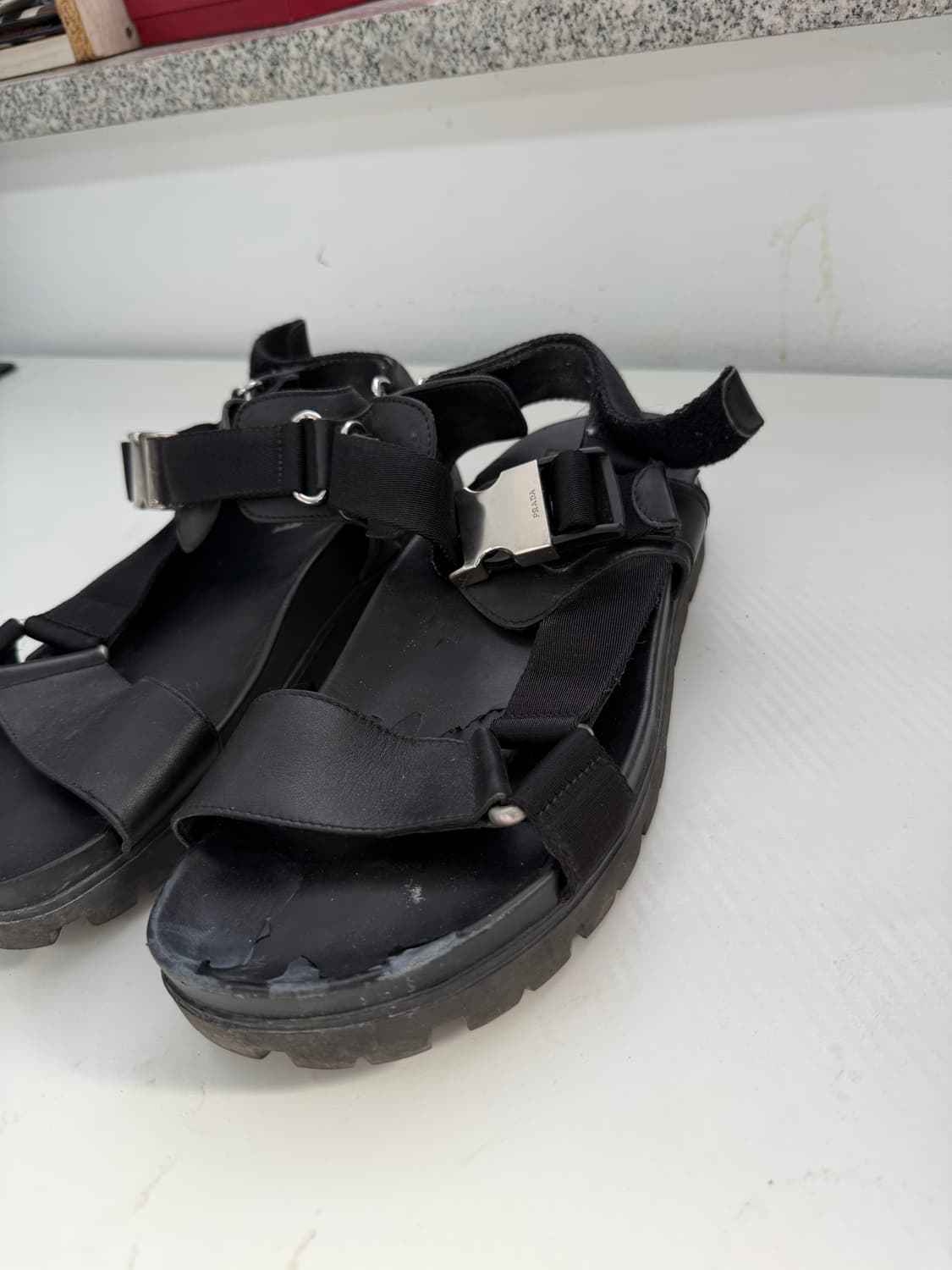 정품) 프라다 남셩 스트랩 샌들 7.5 상품이미지2