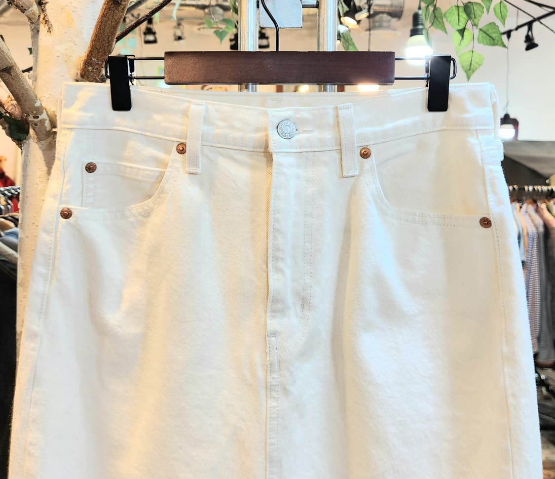 리바이스 프리미엄 흰색 데님 미디 스커트 상품이미지6
