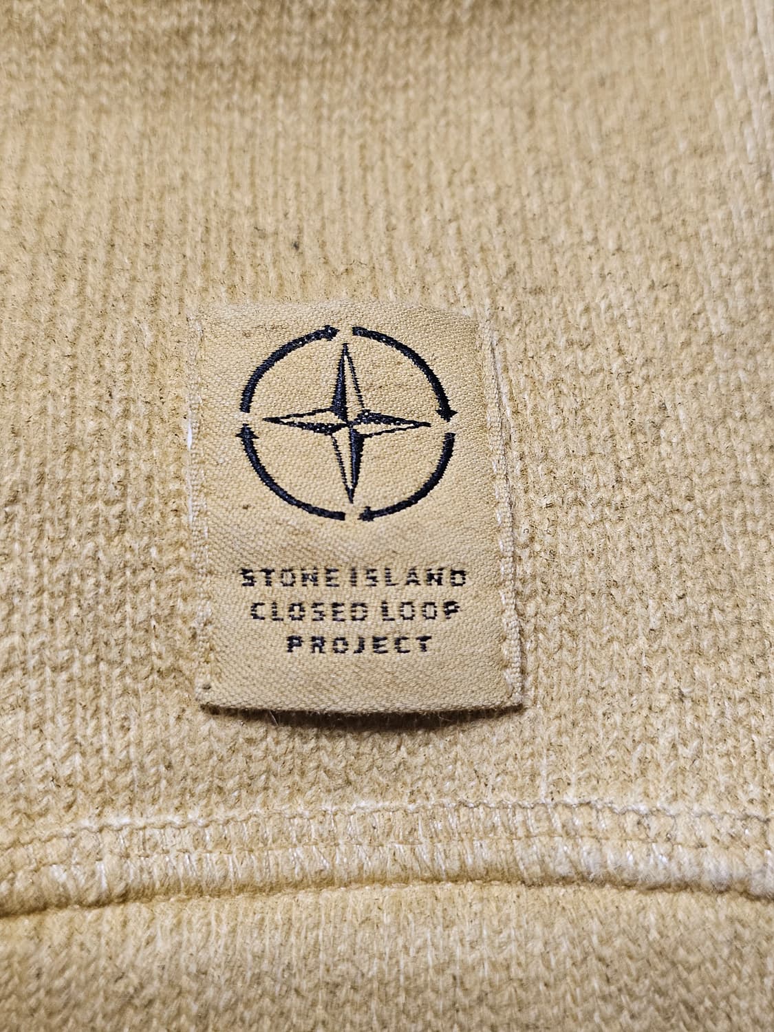 스톤아일랜드 리사이클드 앤 오가닉 옥사이드 스프레이 크루넥 스웨트셔츠 상품이미지3