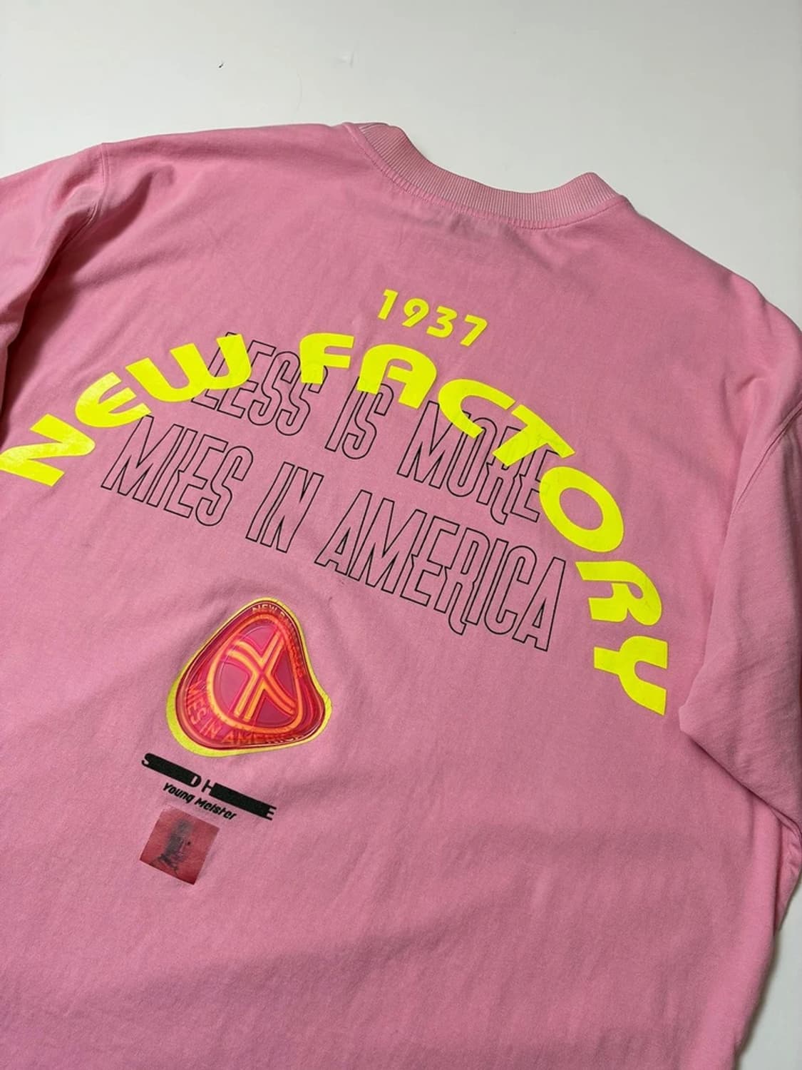 솔리드옴므 20FW 오버핏 핑크 그래픽 반팔 티셔츠 PN9580 상품이미지2