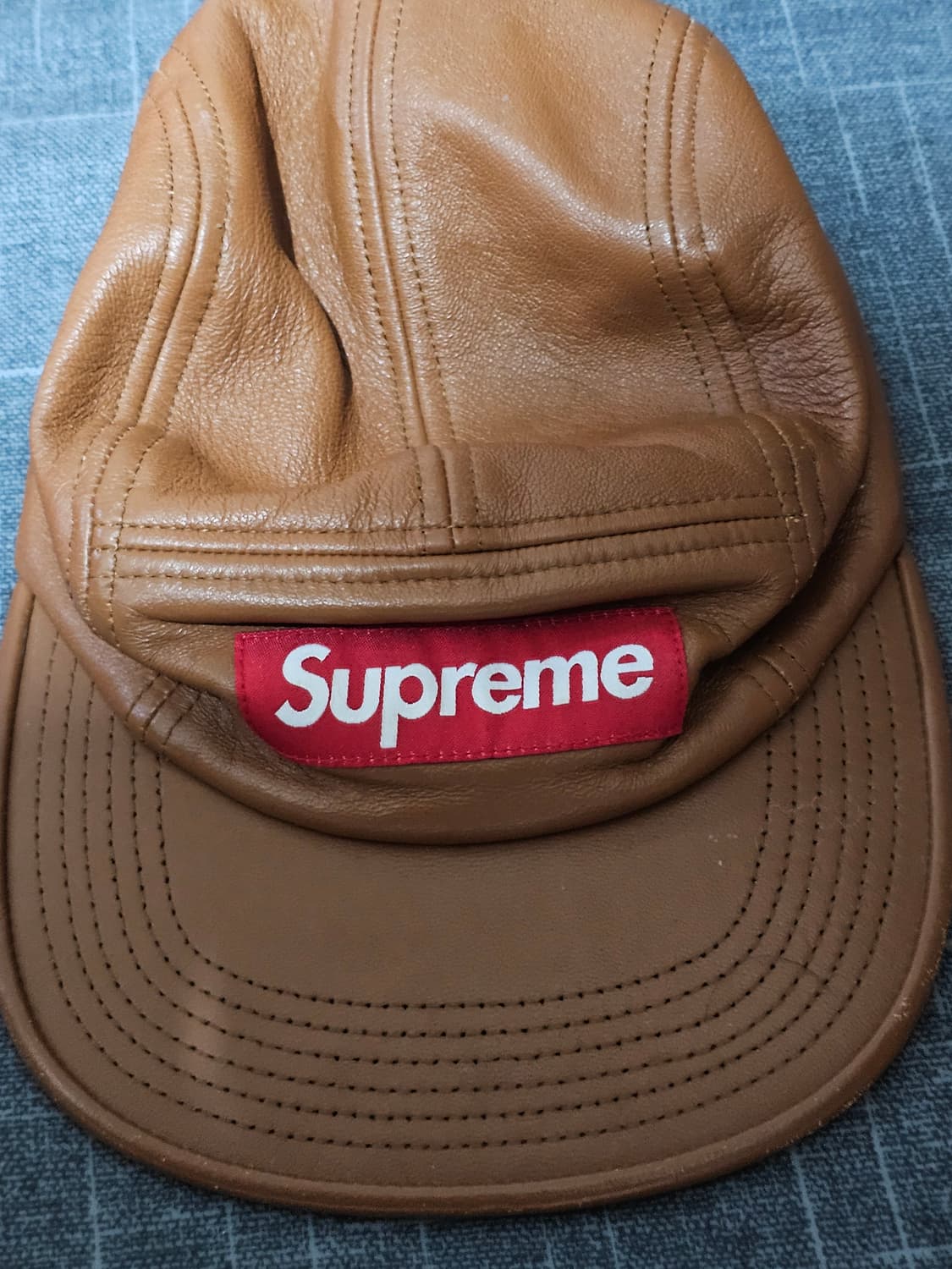 슈프림 가죽 캠프캡 상품이미지1