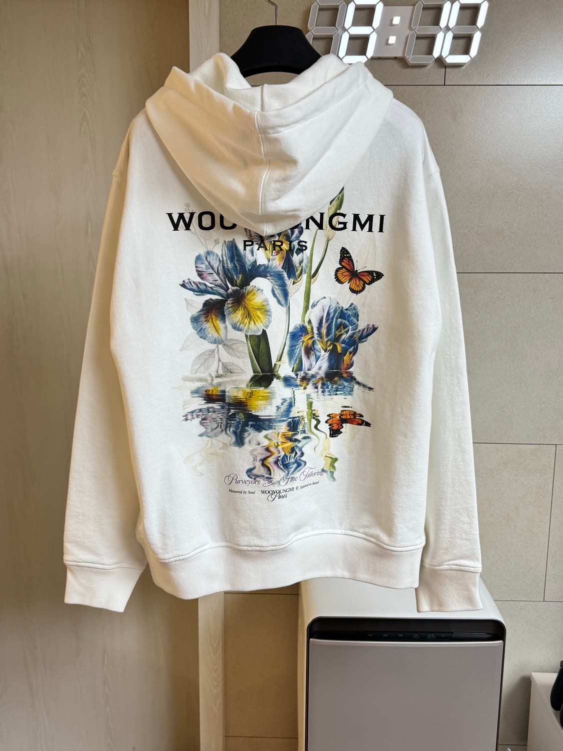 우영미 26ss 화이트 플라워 백로고 후드 48 상품이미지1