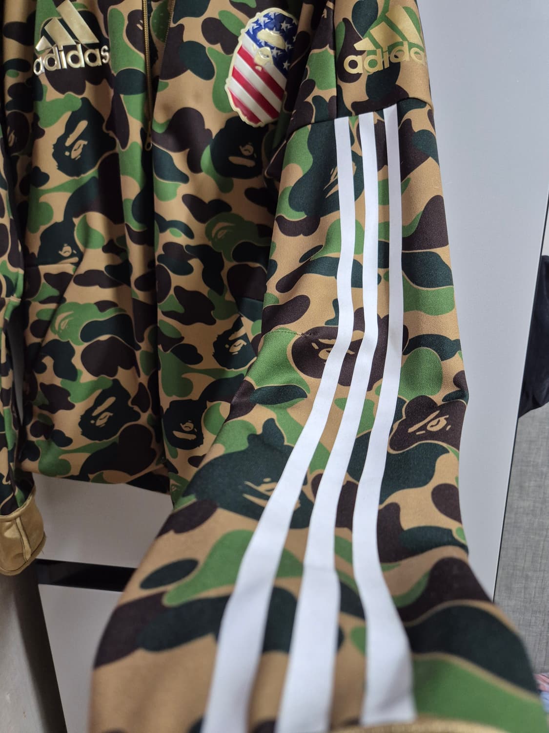 베이프 x 아디다스 슈퍼볼 샤크후드 저지 집업 상품이미지5