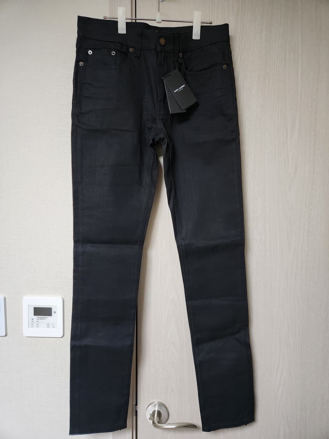 생로랑 스테디 블랙진 상품이미지2