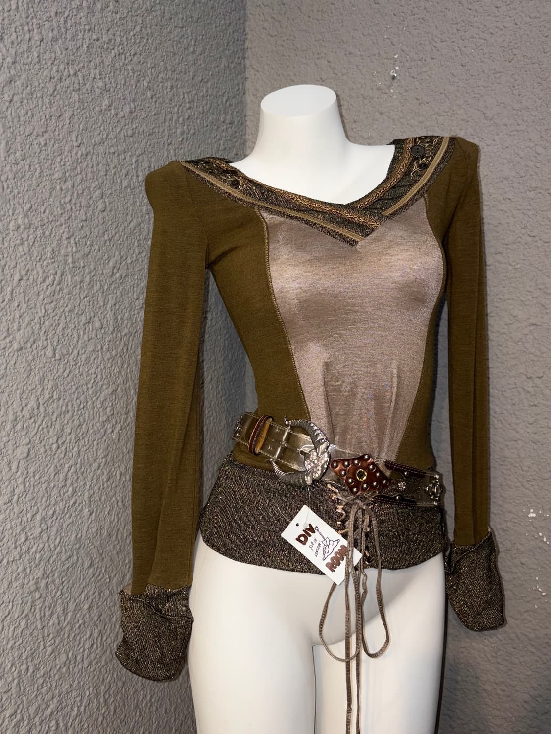 Ozz Angelo 글로시 상의 상품이미지3