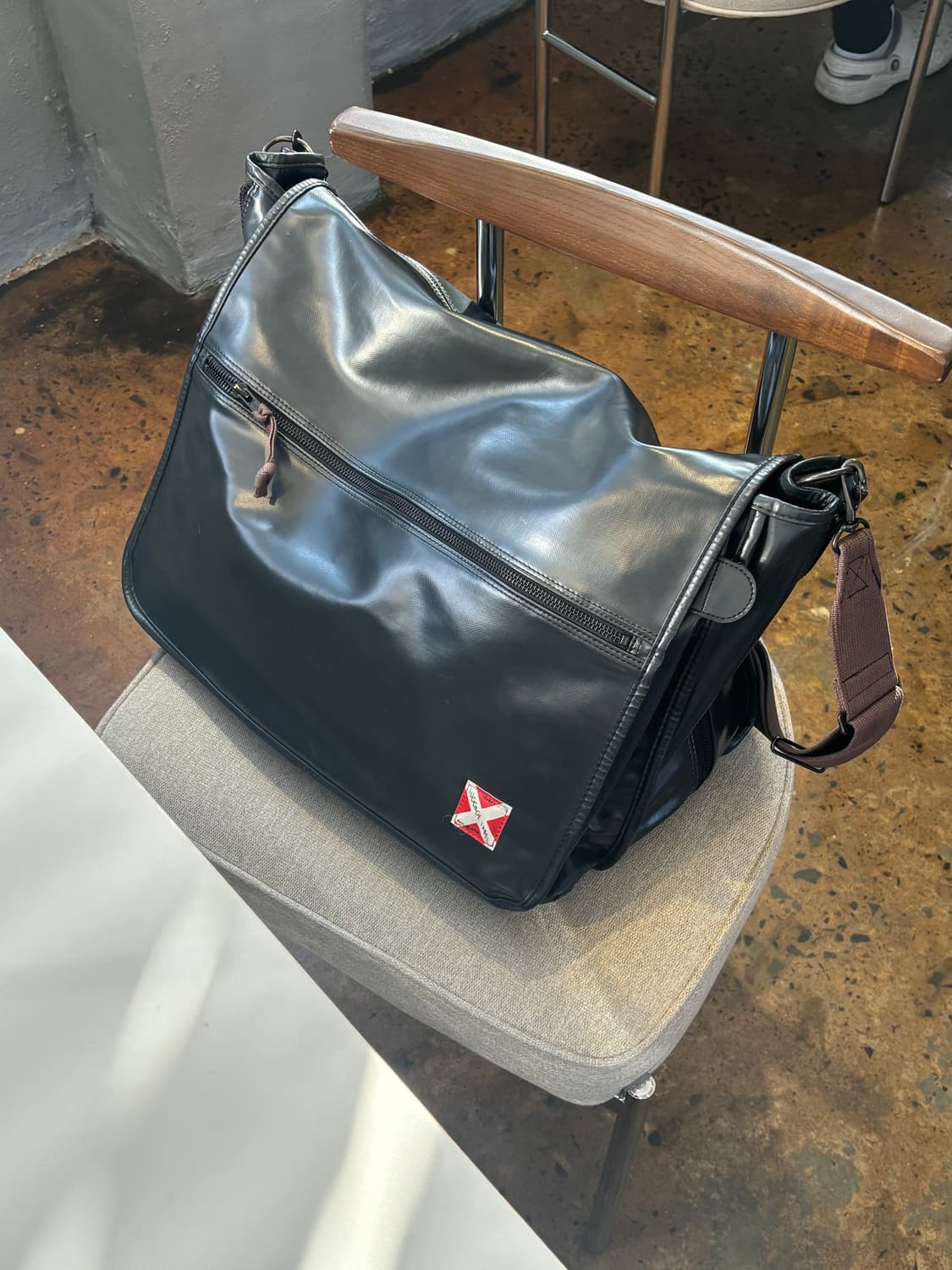 요시다포터 러기지라벨 크로스백 상품이미지1