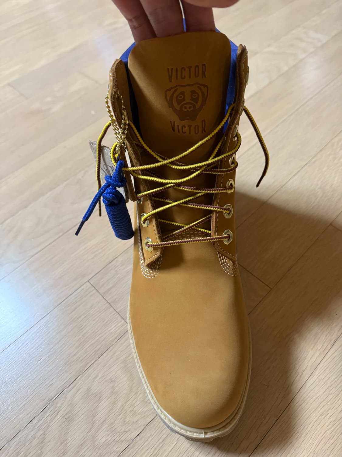 팀버랜드 x 빅터 콜라보 부츠 280 (전세계 한정판) 새상품 풀구성 상품이미지3