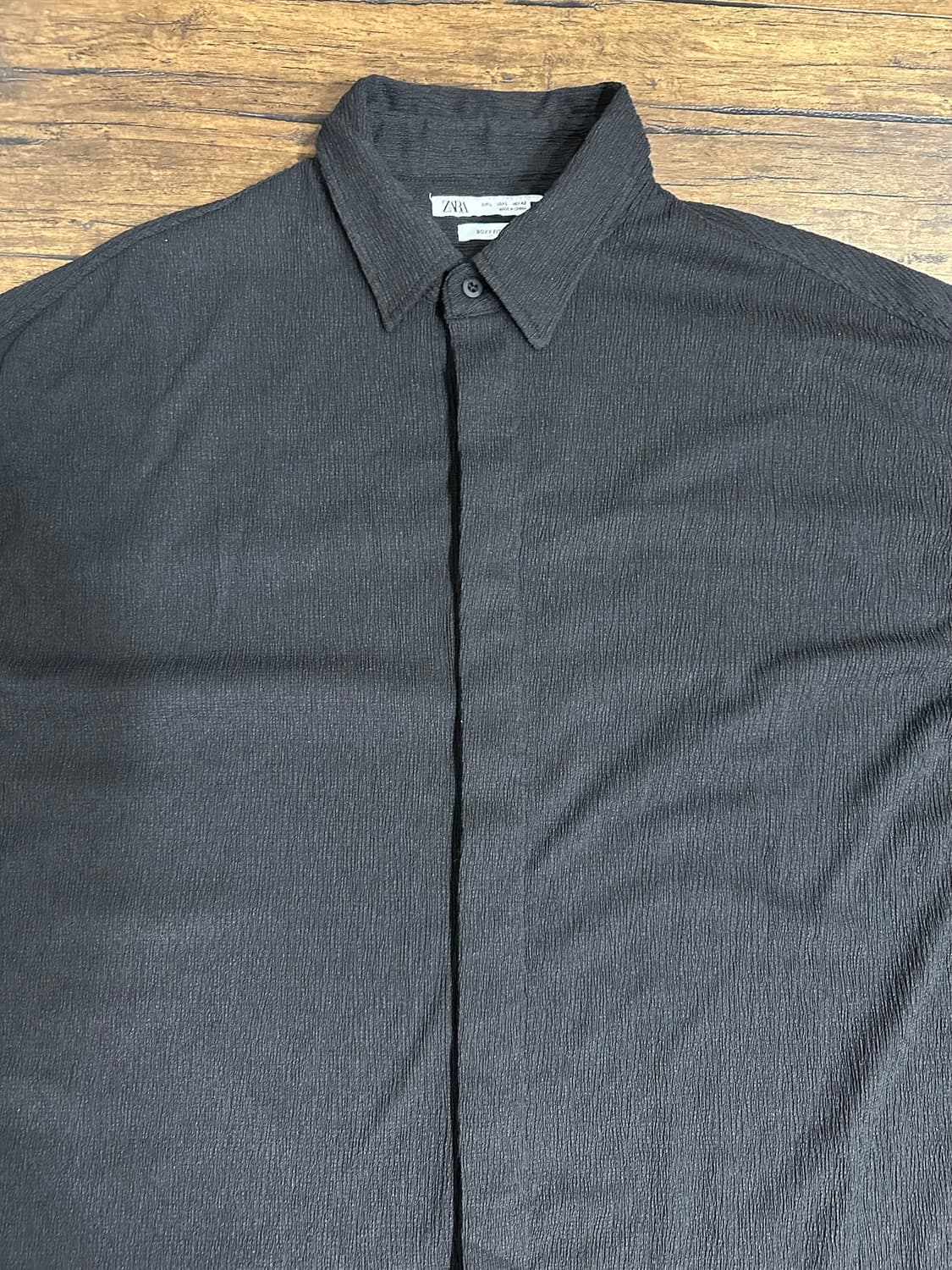 자라 BOXY FIT 크링클 반팔셔츠 상품이미지1