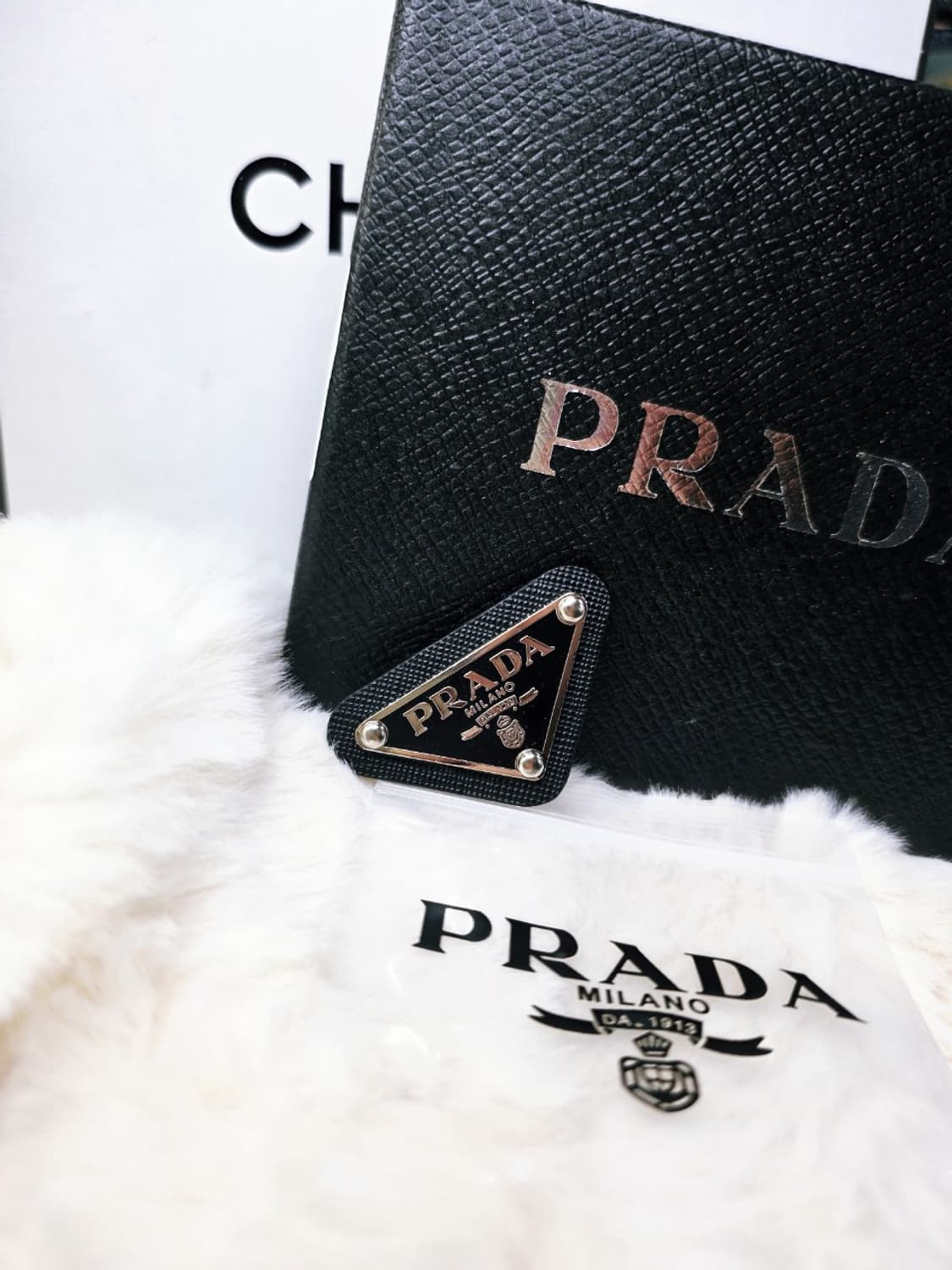빈티지 프라다 가죽 브로치  상품이미지2