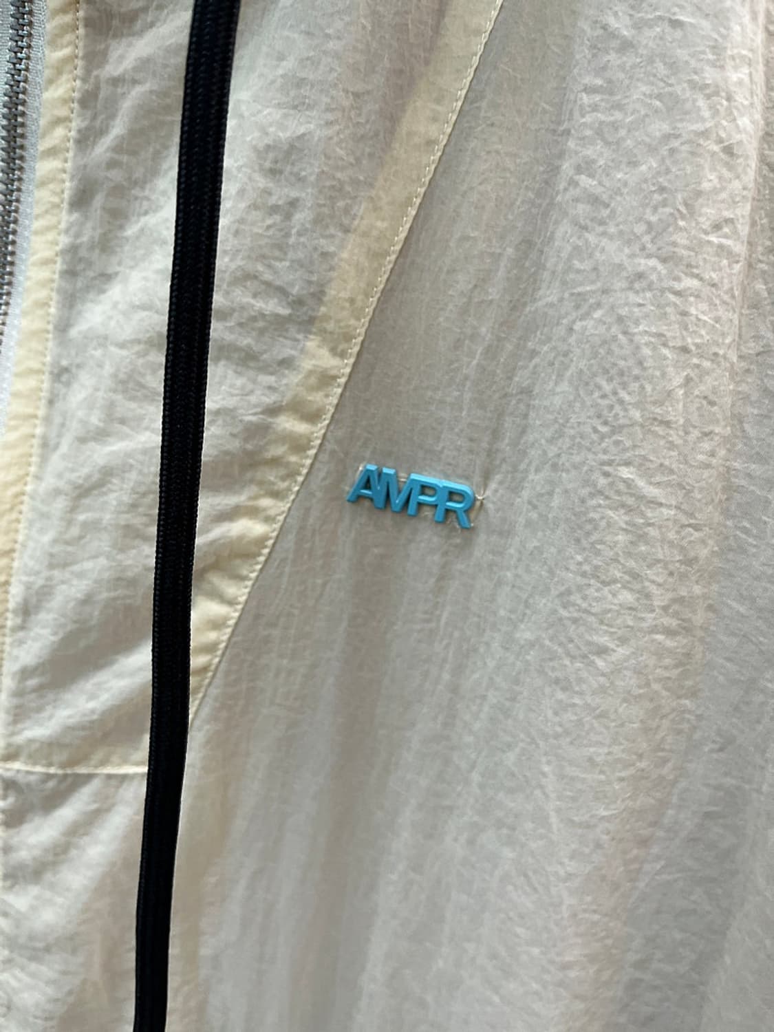 100) 아모프레 후디 윈드브레이커  상품이미지5