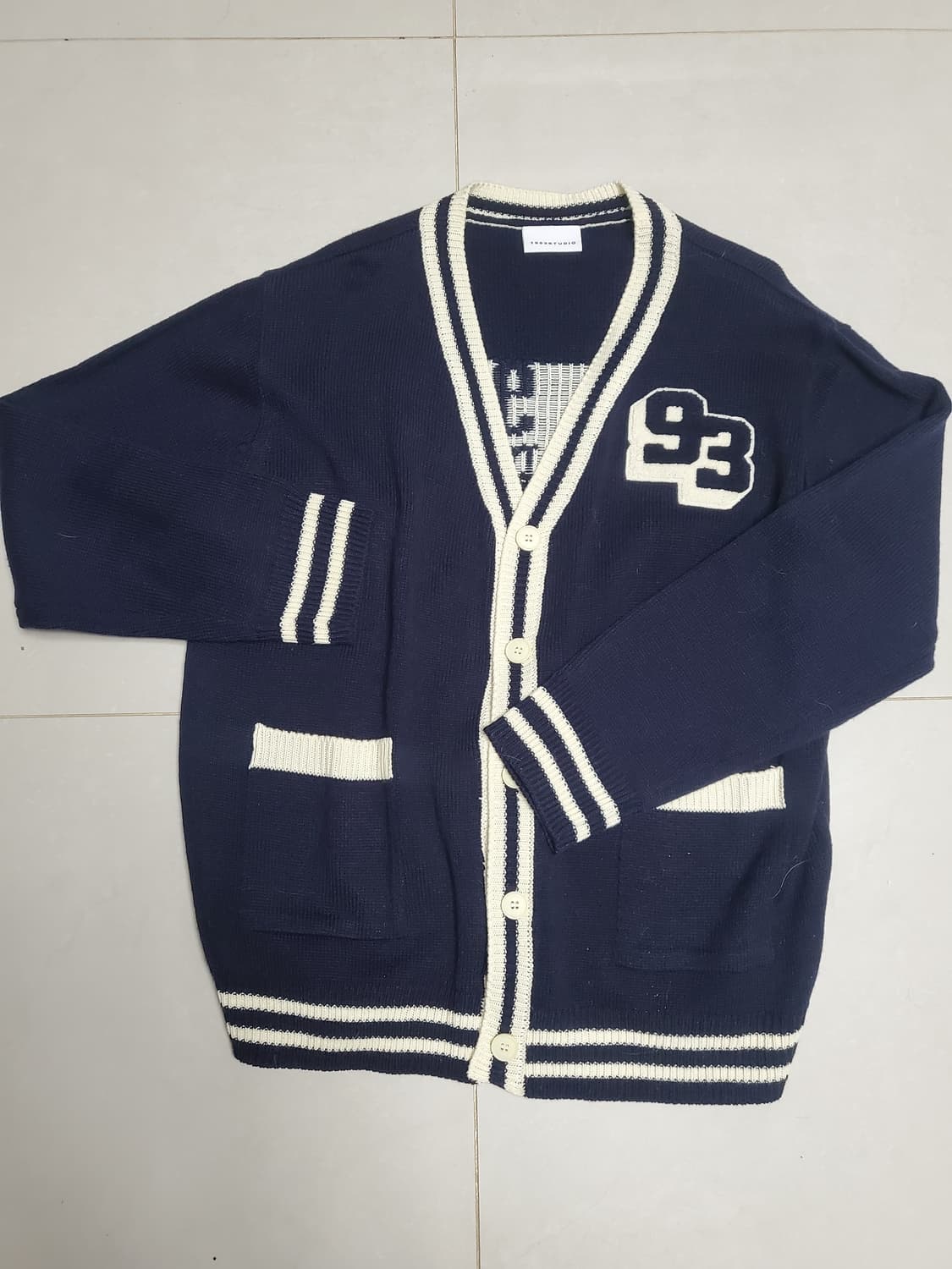 1993스튜디오 네이비 배색 가디건 FREE 상품이미지1