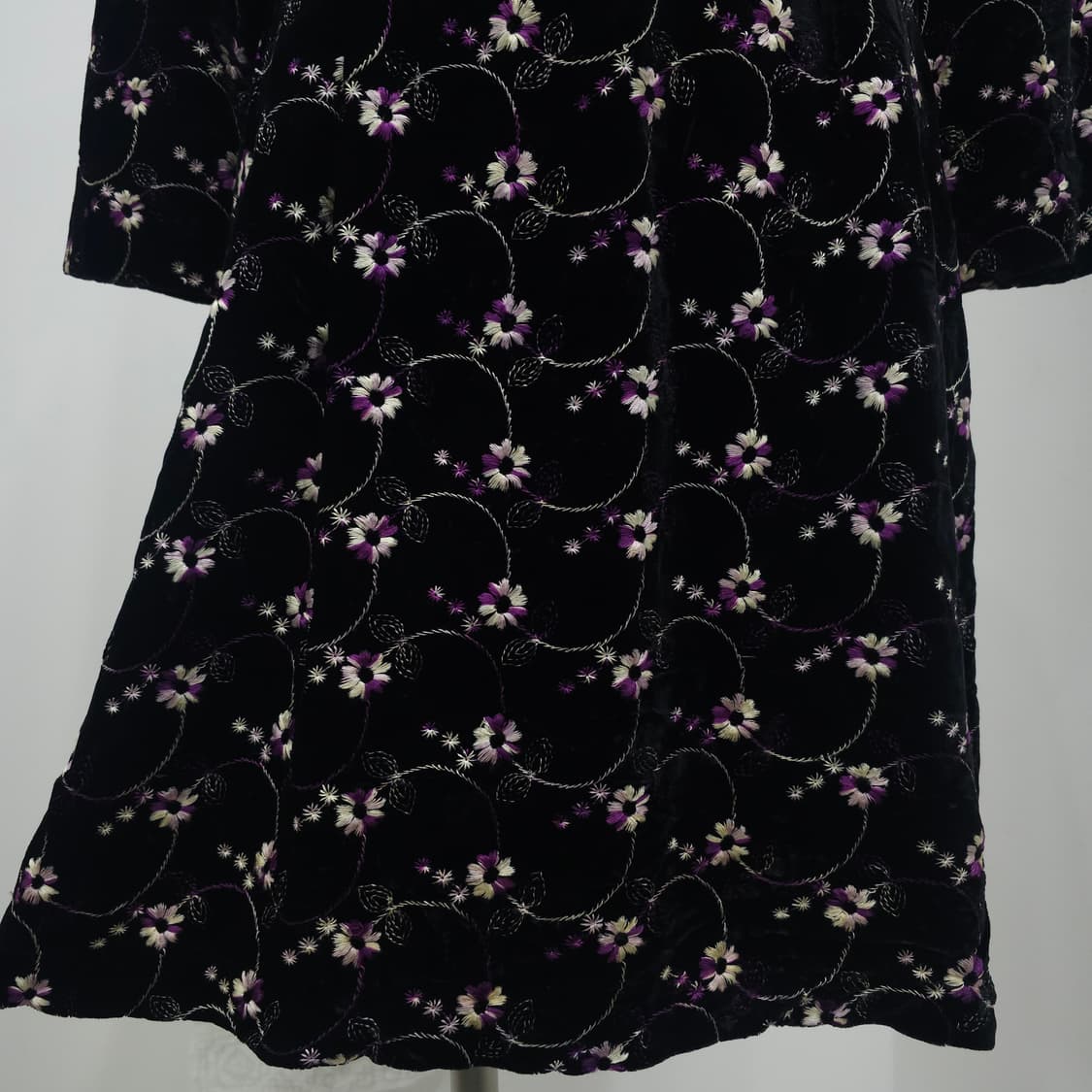 블랙 벨벳 퍼플 플라워 자수 원피스 상품이미지9