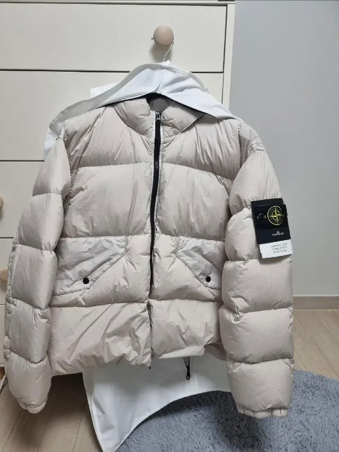 스톤아일랜드 23FW 논후드 크링클랩스판매해요 상품이미지1