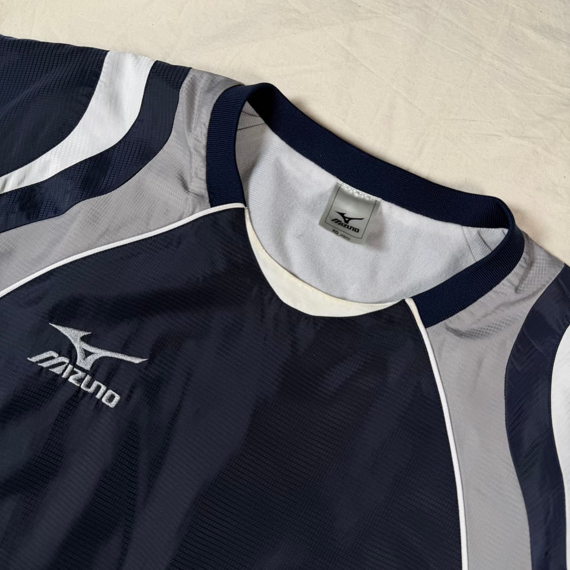 미즈노 피스테 바람막이 웜업 상품이미지2