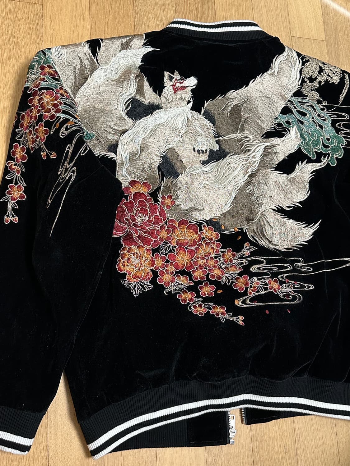 벨벳 자수 스카쟌  블랙 상품이미지3