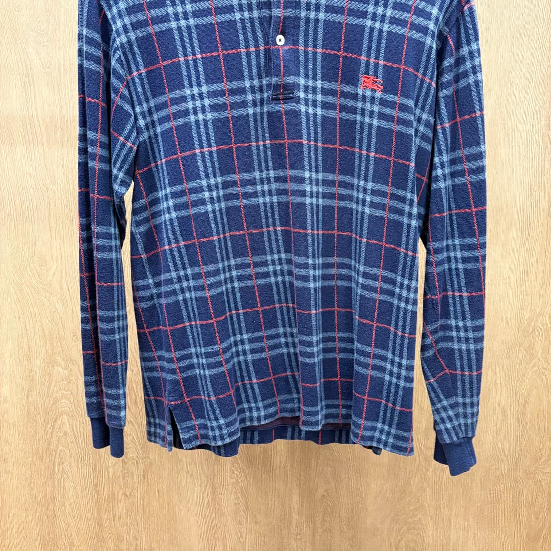 버버리 런던 코튼 PK 긴팔 티셔츠 체크 패턴 로고 자수 디테일 네이비 상품이미지5