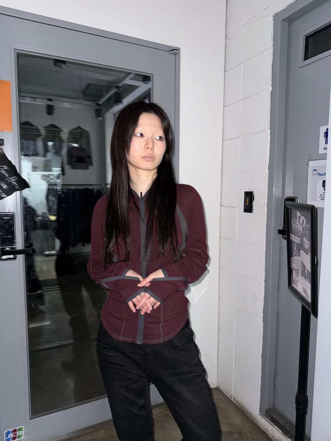 혜인서 백 오픈 슬래쉬드 집업 탑 상품이미지5