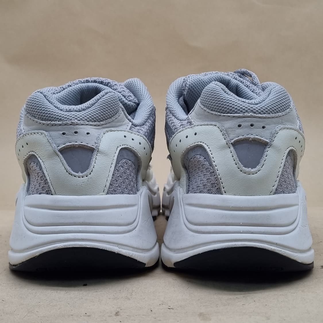 아디다스 이지부스트700 남성운동화260  상품이미지4