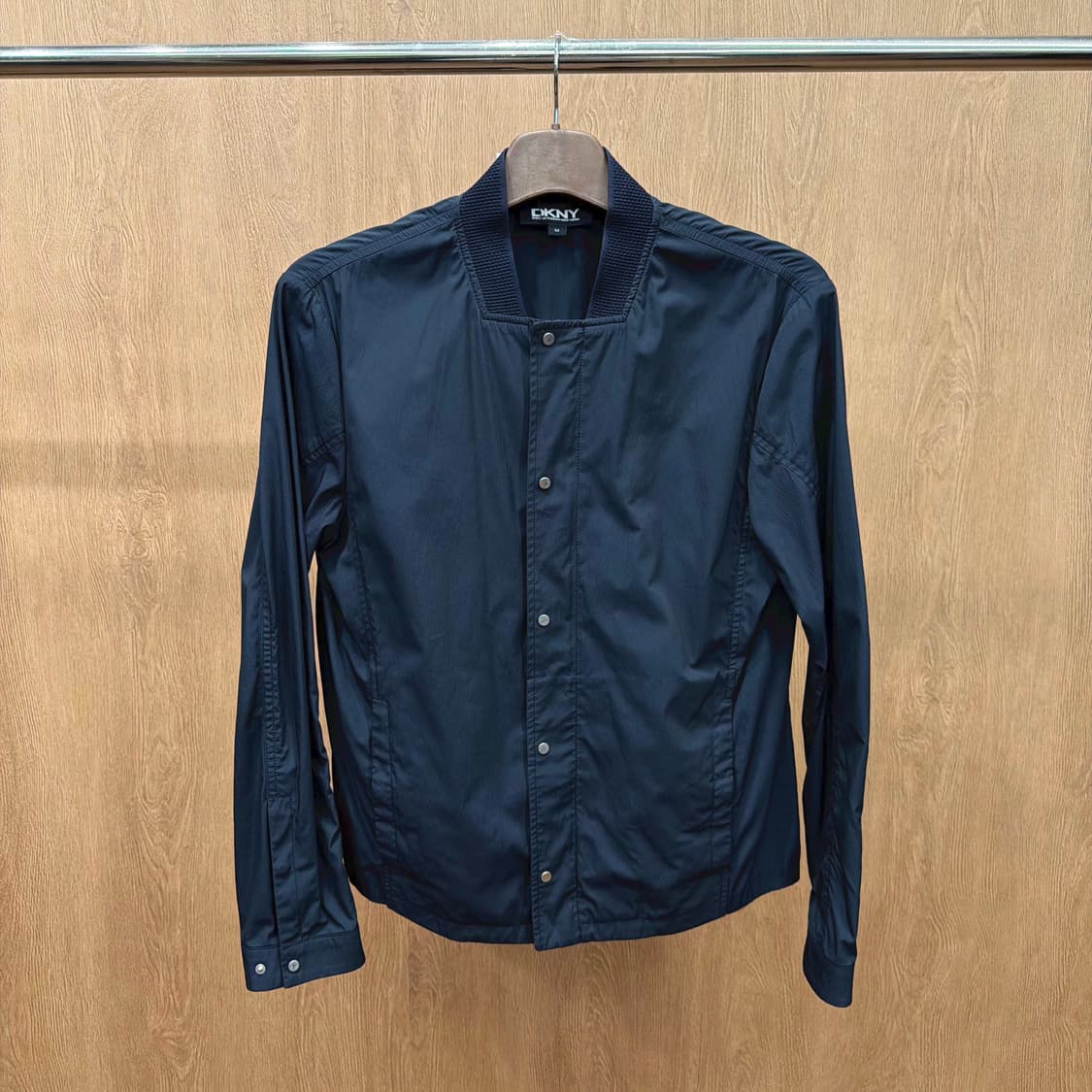 도나카란 뉴욕 나일론 자켓 헨리넥 스퀘어넥 더블 클로징 디테일 블랙 상품이미지2