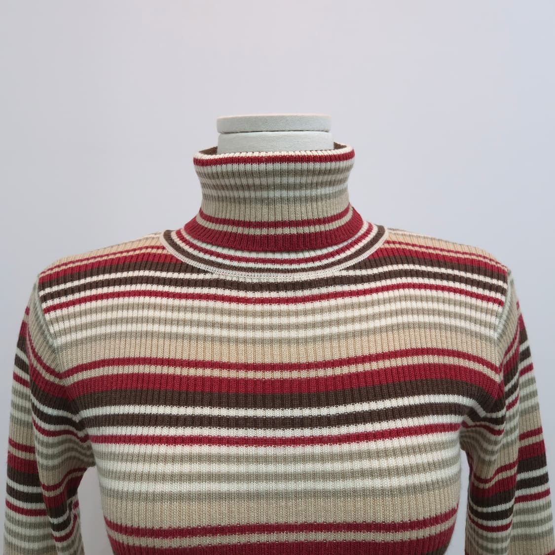 울혼방 터틀넥 스트라이프 슬림핏 골지 니트 상품이미지3