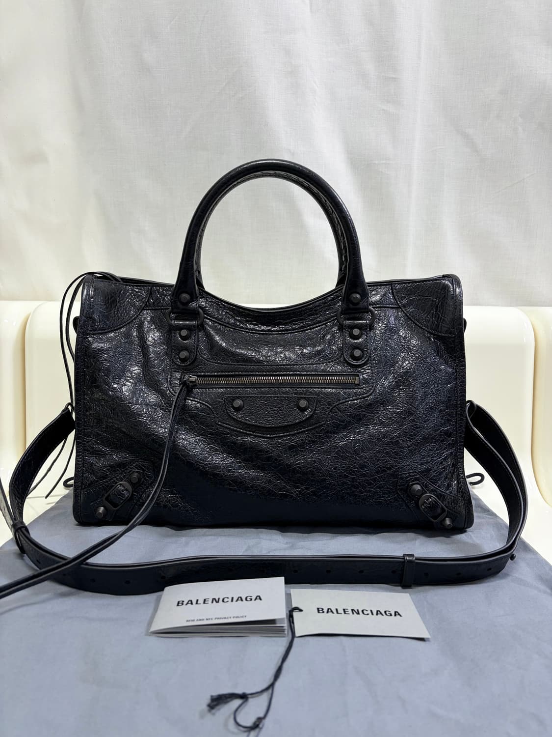 [새상품급 정품] 발렌시아가 르 시티 모터백 미디움 상품이미지7