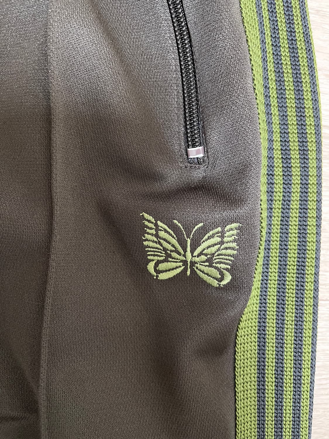 니들스 트랙팬츠 상품이미지2