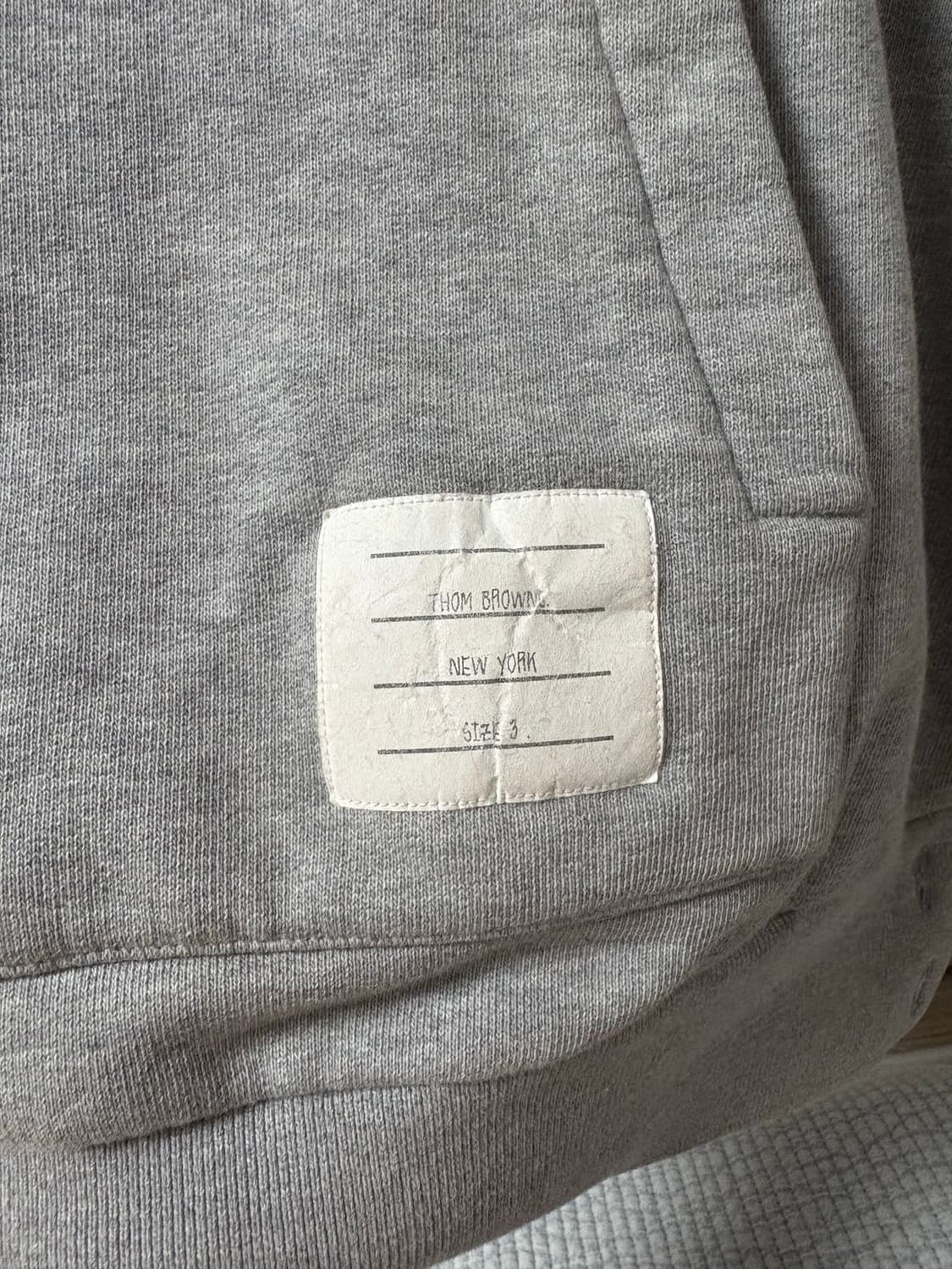 [당일배송/정품] 톰브라운 백삼선 후드티 3사 상품이미지3