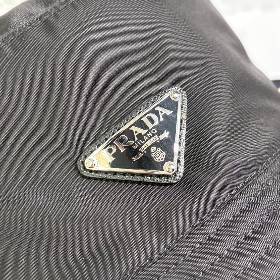 프라다 리나일론 버킷햇 블랙 M사이즈 새상품급 상품이미지5