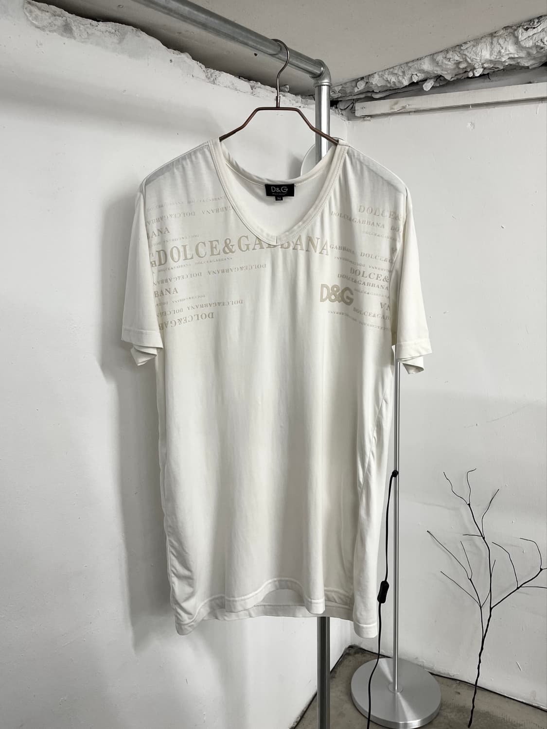 돌체앤가바나 레터링 브이넥 티셔츠 상품이미지1