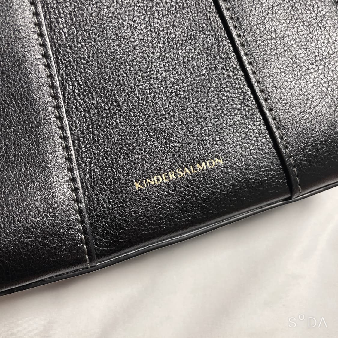 킨더살몬 블랙 레더 토트백 상품이미지4