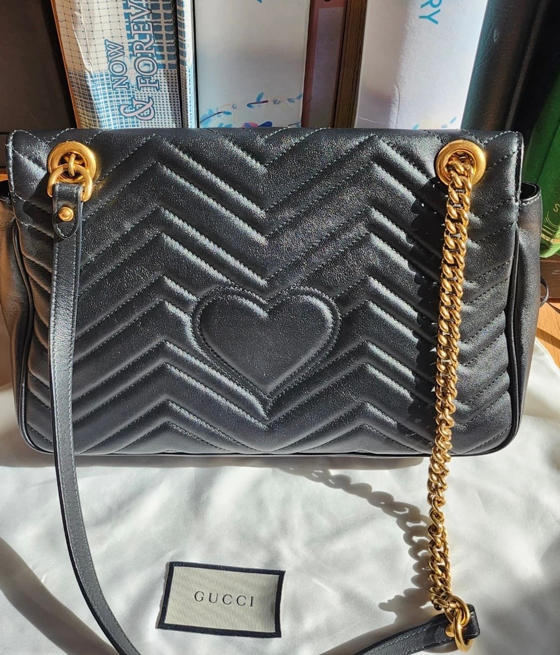 구찌 GG 마몽 마틀라쎄 체인 숄더백 미디움 상품이미지2