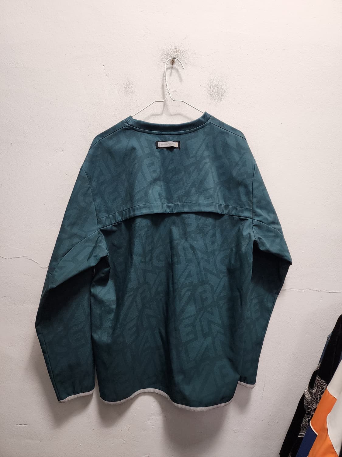 뉴발란스 액티브 방풍 웜업 상품이미지2