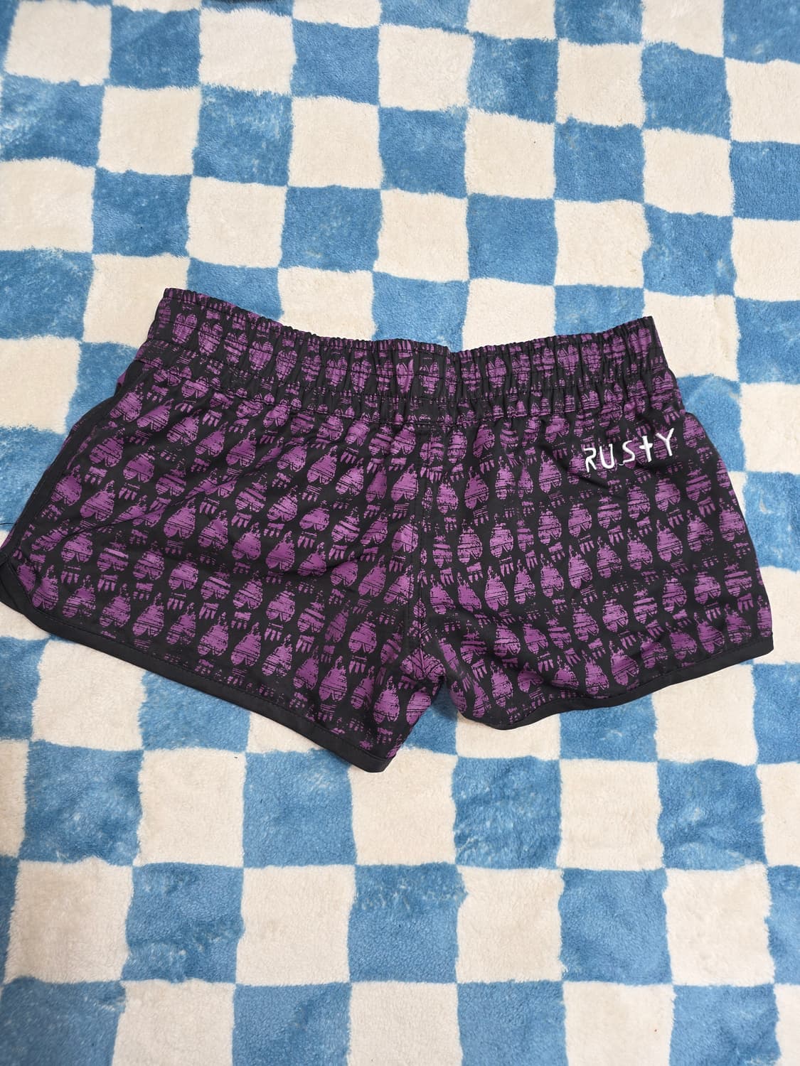 RUSTY 하트 그래피티 돌핀 쇼츠 상품이미지1