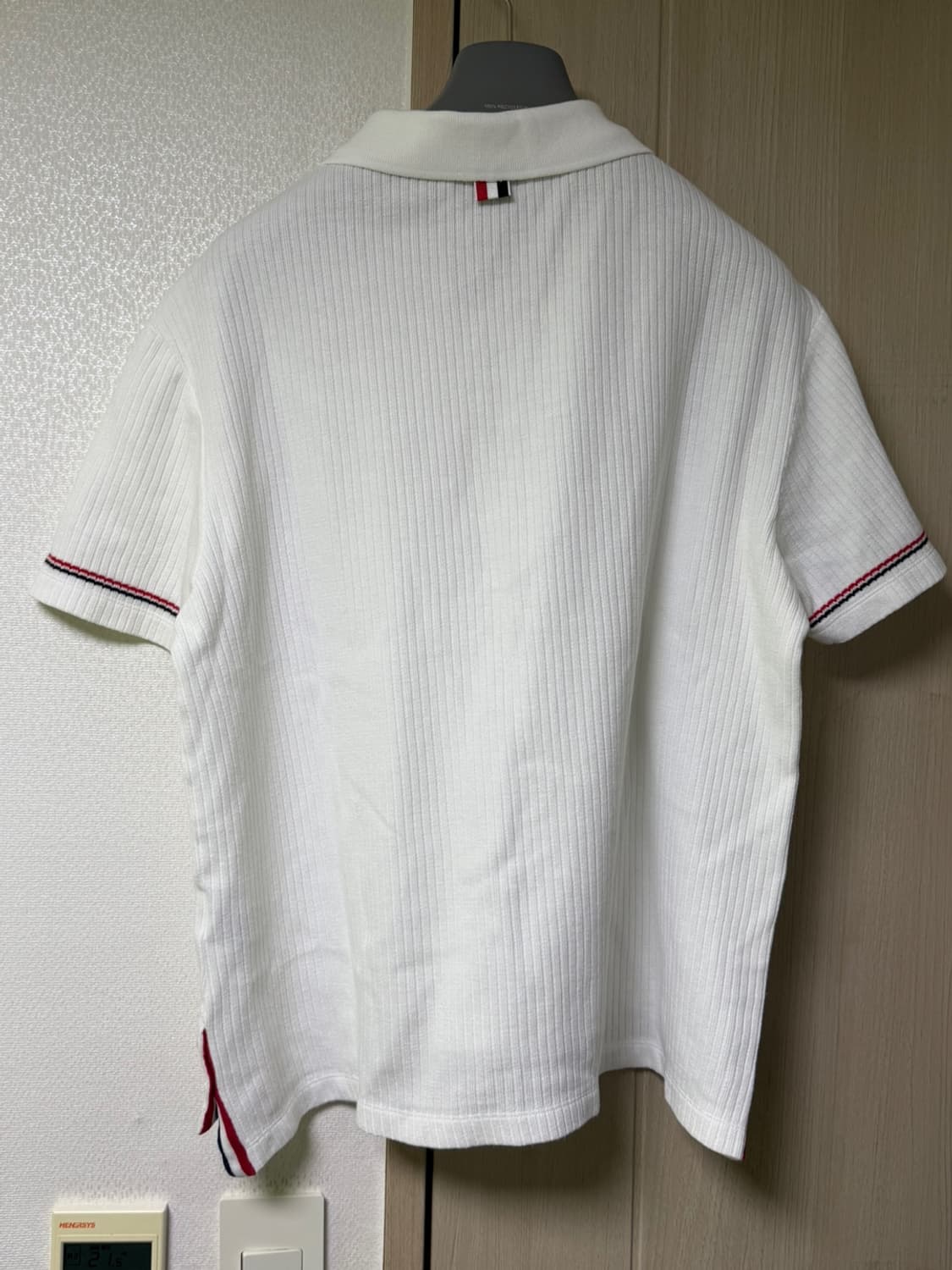 [4] 톰브라운 마이크로 써멀 니트 반팔 티셔츠 상품이미지5