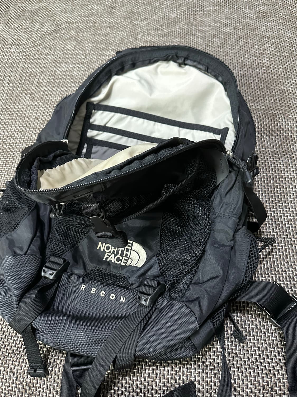 노스페이스 레콘 백팩 30L 상품이미지2