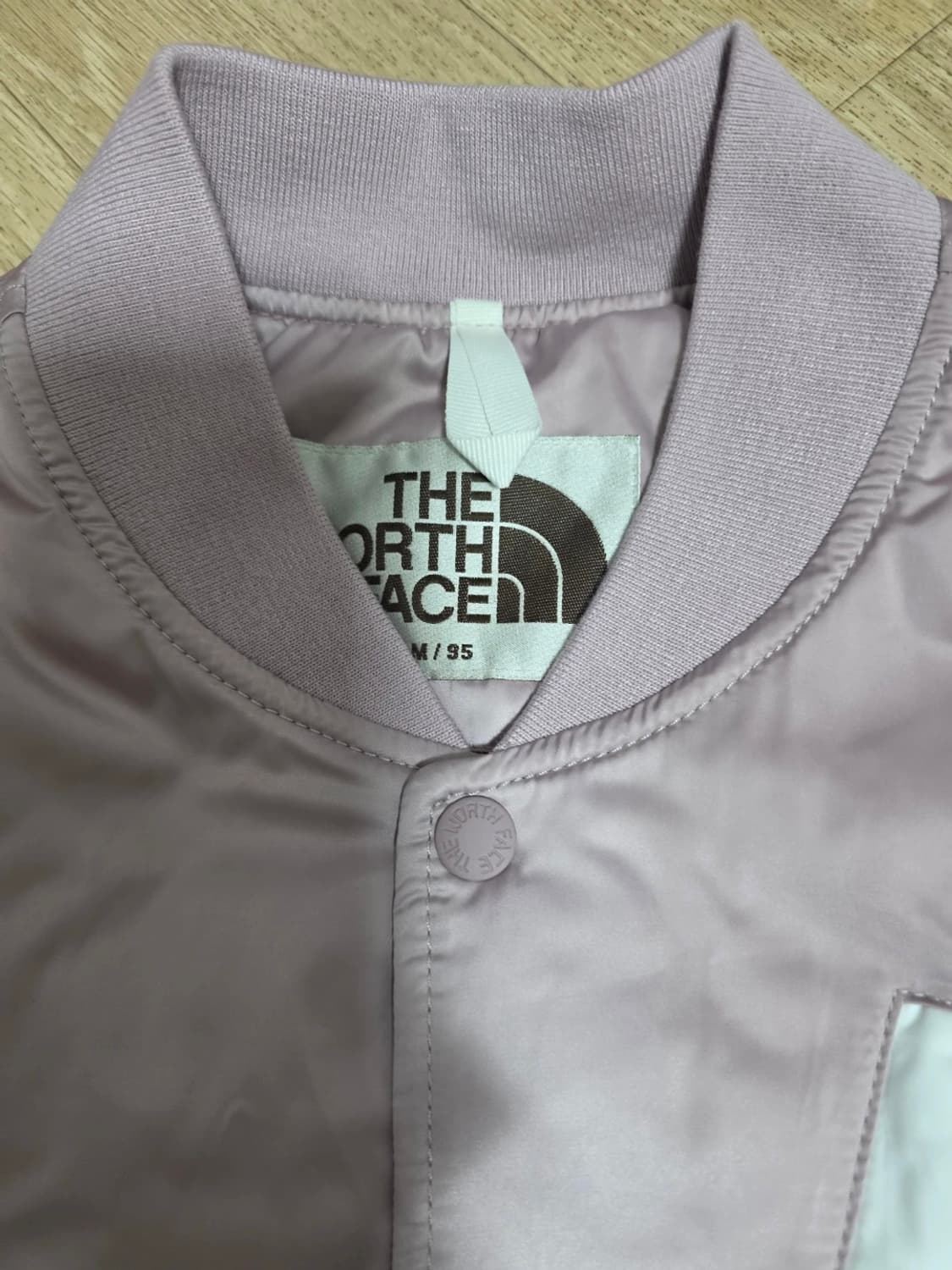 노스페이스 화이트라벨 플레이어 바시티 자켓 페일 핑크 - 24FW 상품이미지4