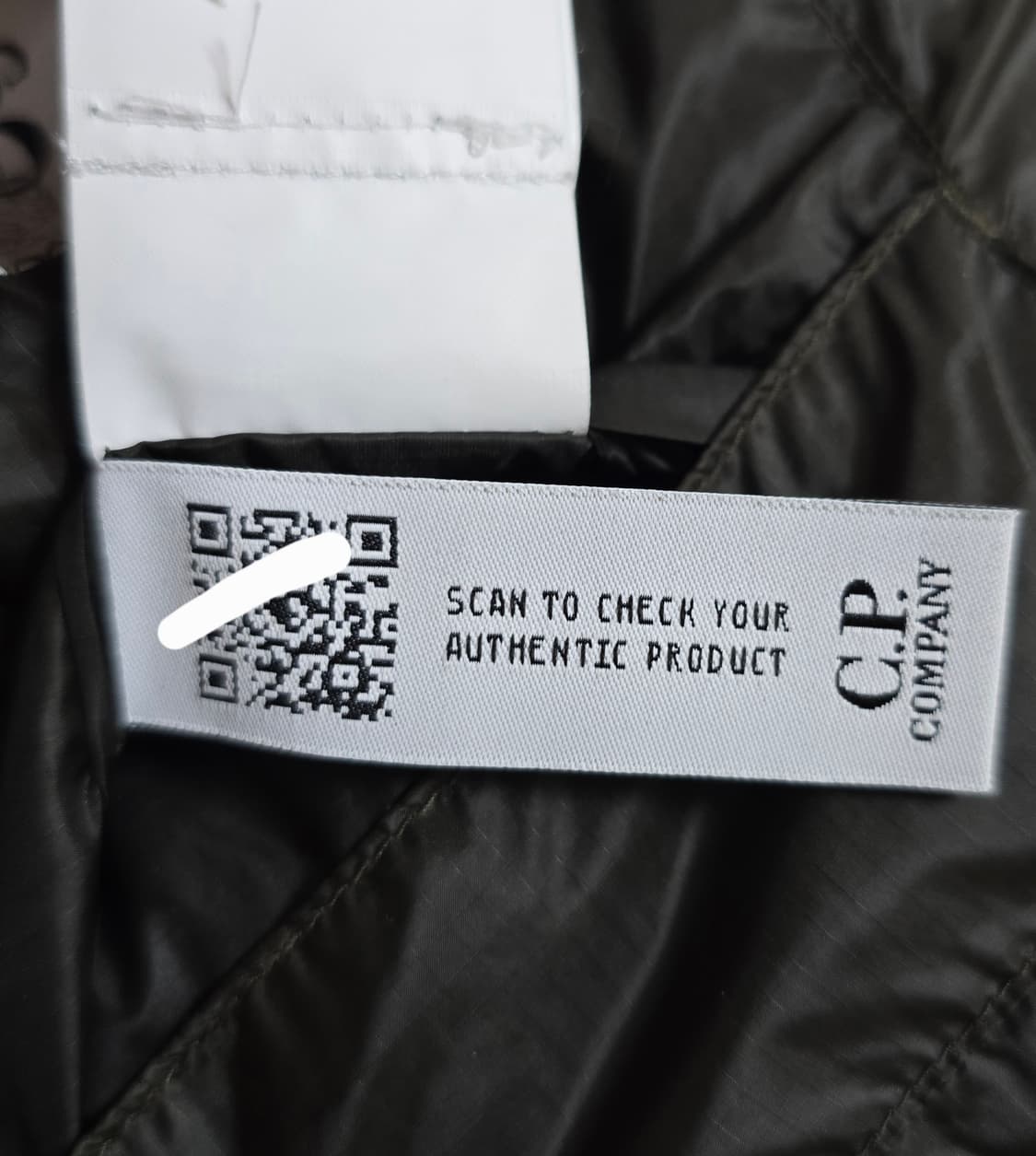 22fw cp컴퍼니 디디쉘 패딩 m사이즈 95 판매 상품이미지4