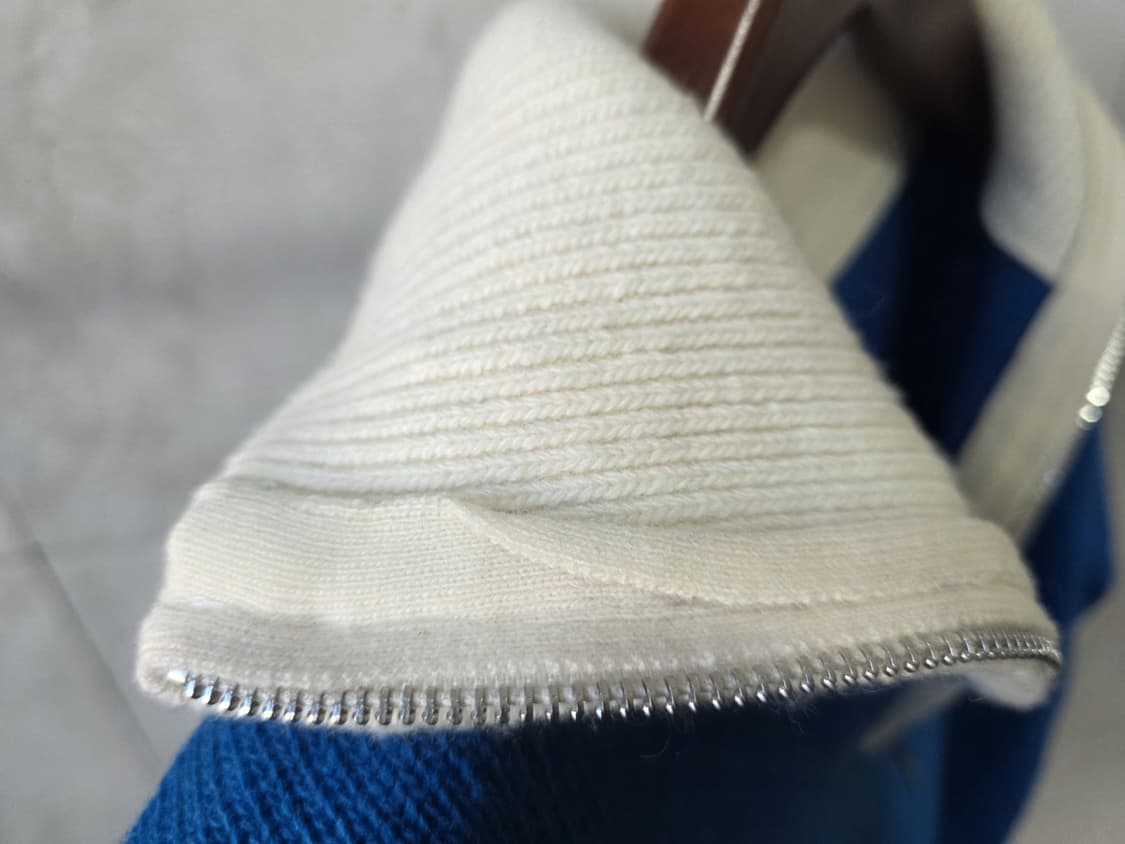 배색반집업 니트 상품이미지3